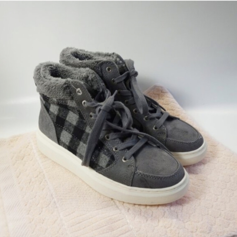 Marc Fisher Women's High Top Fellow Sherpa Sneakers Size 7 NWOT！